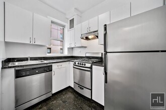 EAST 37 STREET in New York, NY - Building Photo - Building Photo