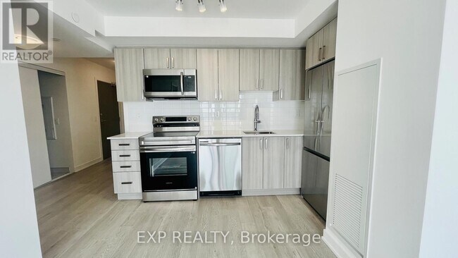 1010 Sandy Beach Rd in Pickering, ON - Building Photo - Building Photo