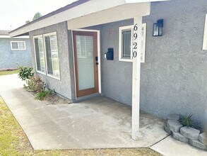 6920 E Bacarro St in Long Beach, CA - Building Photo - Building Photo
