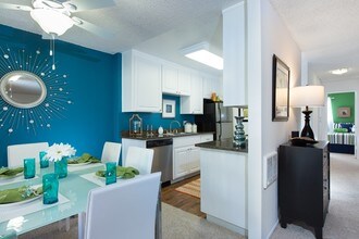 Siena Apartment Homes in Cupertino, CA - Foto de edificio - Interior Photo