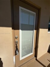 5061 W Oakland Park Blvd in Lauderdale Lakes, FL - Building Photo - Building Photo