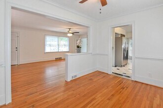 381 Hilderbrand Dr in Sandy Springs, GA - Building Photo - Building Photo