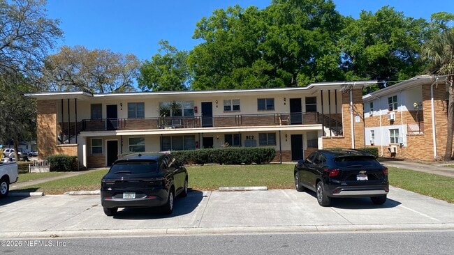 912 Arco Dr in Jacksonville, FL - Building Photo - Building Photo
