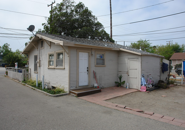 81-89 W Ramona St in Ventura, CA - Foto de edificio - Building Photo