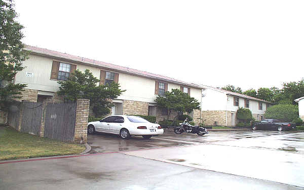 Sappington Place Townhomes in Fort Worth, TX - Foto de edificio - Building Photo