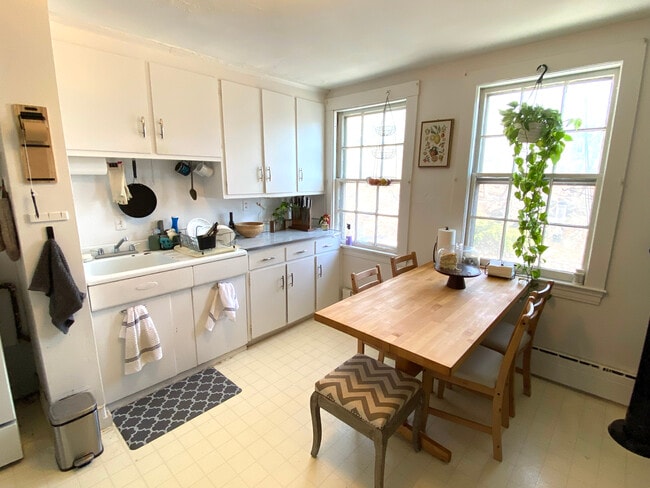 24 Lanark Rd, Unit 2