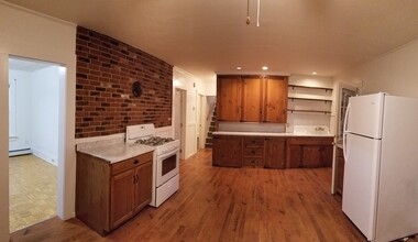 63 Harrington St in Southbridge, MA - Building Photo - Building Photo