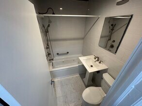 20 Bogota Rd in Mastic Beach, NY - Building Photo - Building Photo