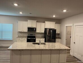 6285 Forest Bay Ave in Gulf Breeze, FL - Foto de edificio - Building Photo