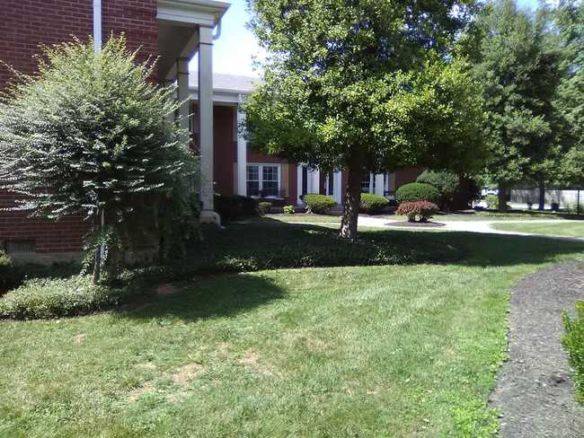 248 Chenoweth Ln in Louisville, KY - Building Photo - Building Photo