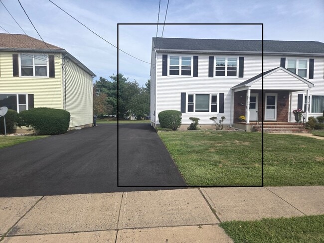 965 Bergen Ave in North Brunswick, NJ - Building Photo - Building Photo