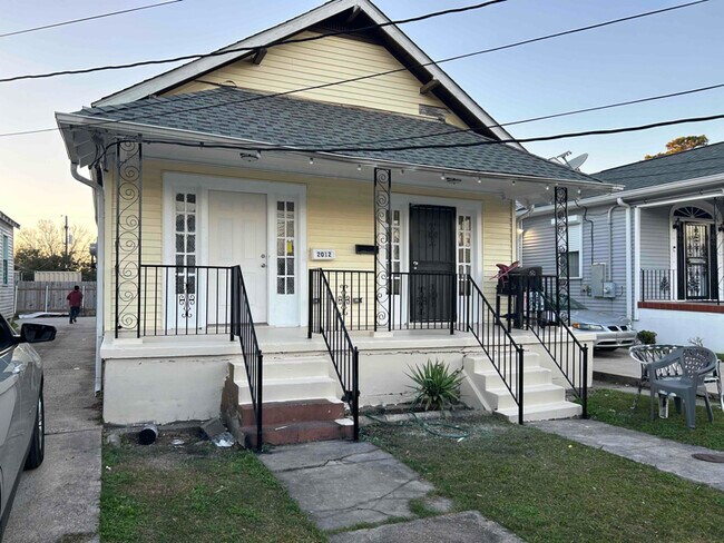 property at 2014 Congress St