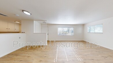 3726 Churn Creek Rd in Redding, CA - Building Photo - Building Photo