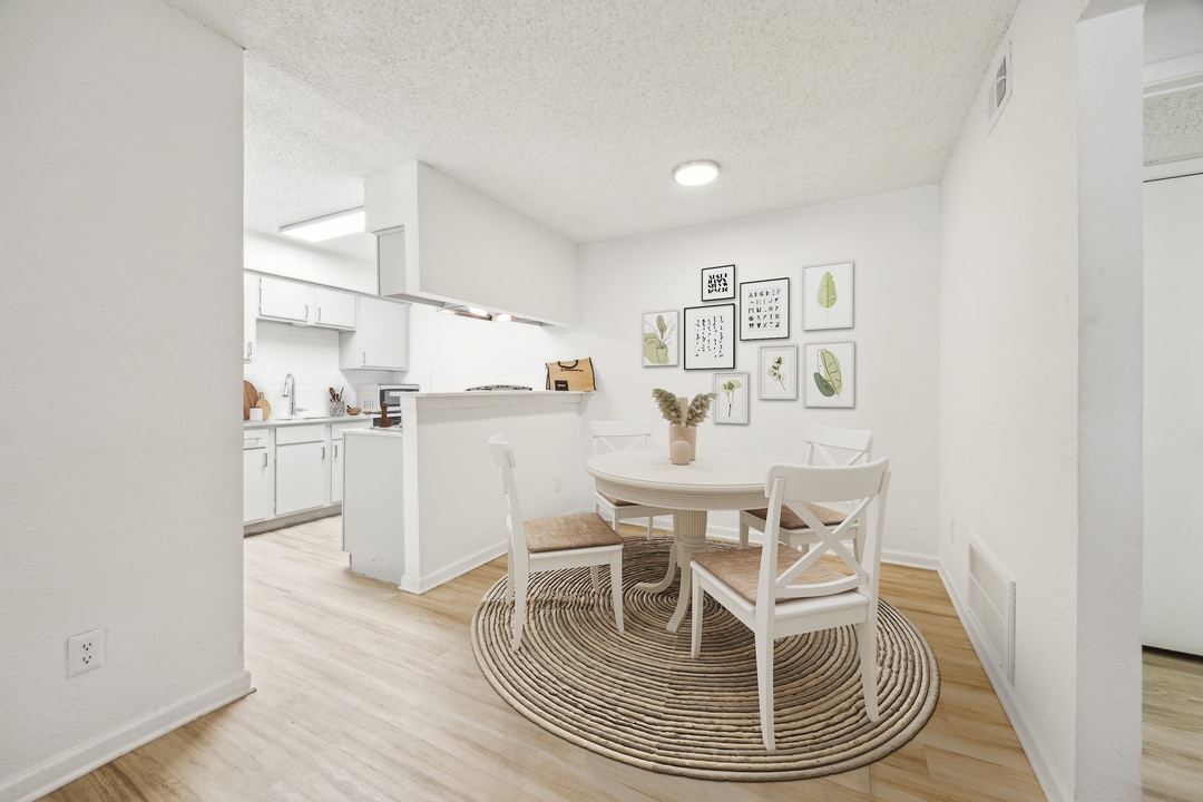 Falltree Apartments in Mesquite, TX - Building Photo