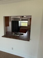 109 Royal Pk Dr, Unit 4H in Oakland Park, FL - Building Photo - Building Photo
