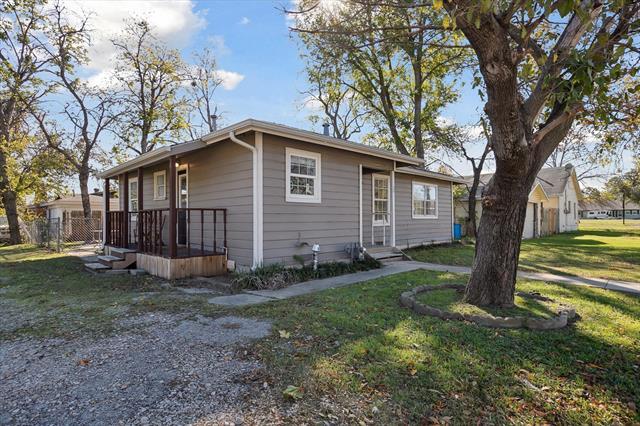 306 N Walnut St in Roanoke, TX - Foto de edificio - Building Photo