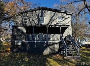 1511 Campbell Ave in Lynchburg, VA - Foto de edificio - Building Photo