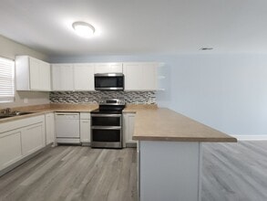 601 Peletier Loop Rd in Swansboro, NC - Building Photo - Building Photo