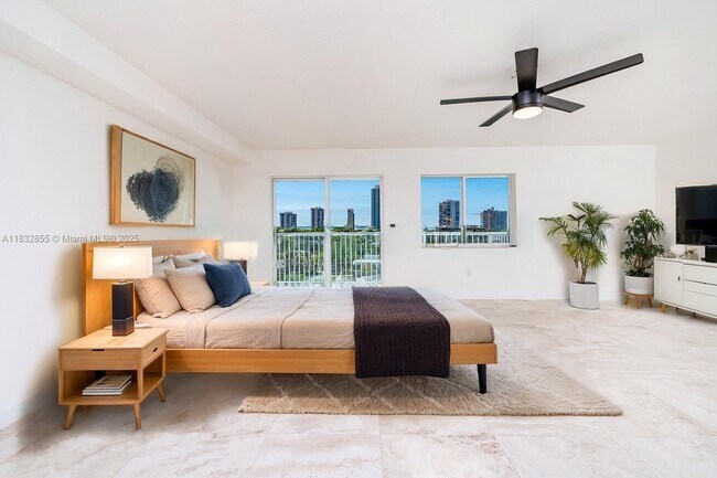 280 SW 20th Rd in Miami, FL - Building Photo - Building Photo