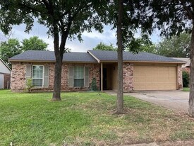 7216 Lancashire Dr in Fort Worth, TX - Building Photo