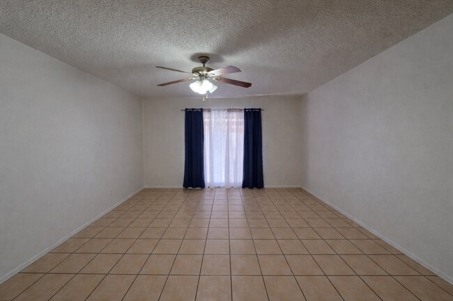 1625 W Hillside Pl in Yuma, AZ - Building Photo - Building Photo