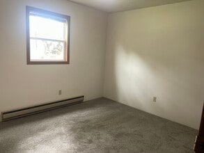 425 8th Ave NE, Unit 8 in Watertown, SD - Building Photo - Building Photo