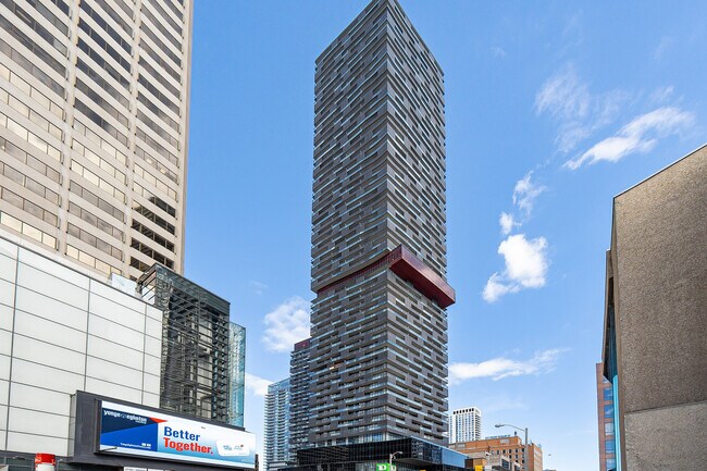 8 Eglinton Ave E in Toronto, ON - Building Photo - Building Photo