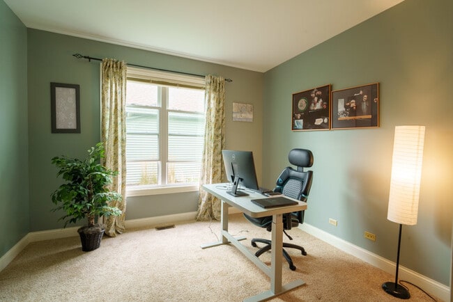 864 Red Clover Dr in Aurora, IL - Building Photo - Building Photo