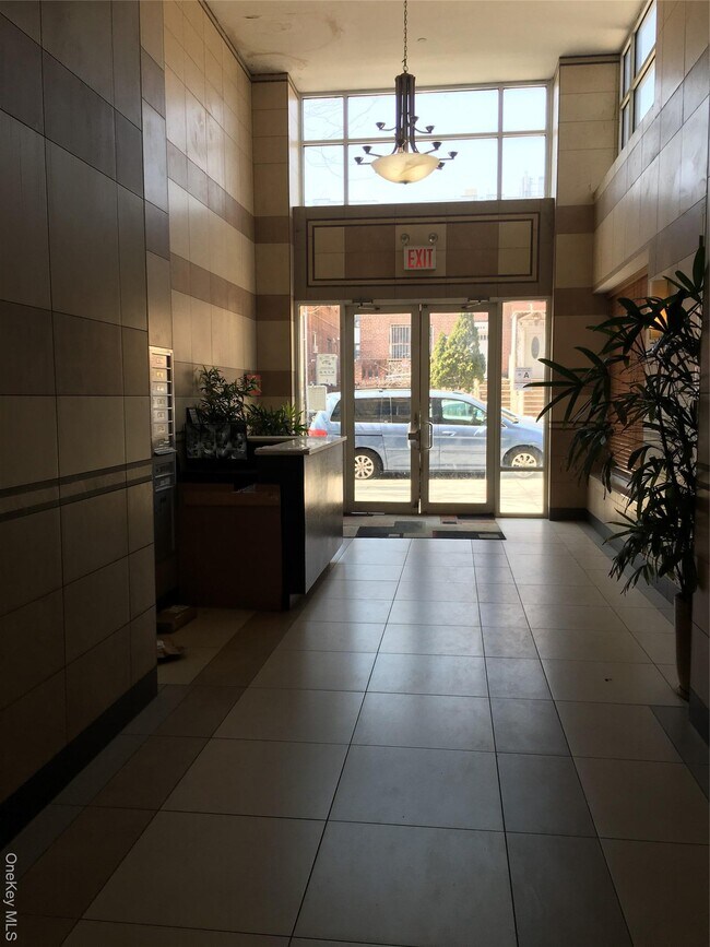 93-05 37th Ave in Queens, NY - Building Photo - Building Photo