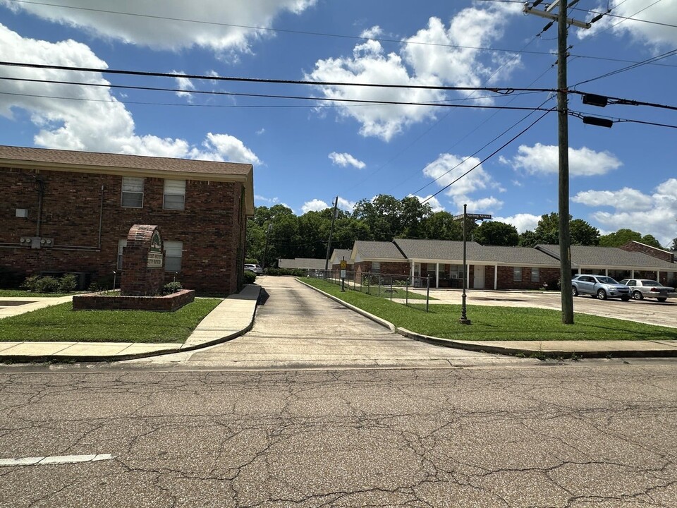 University in Starkville, MS - Building Photo