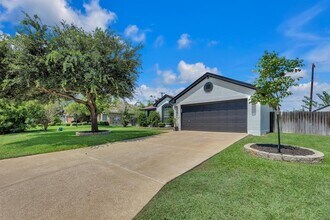 1410 Sherry Dr in Taylor, TX - Building Photo - Building Photo