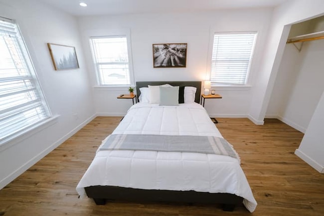 5648 Berkshire Dr in Los Angeles, CA - Building Photo - Building Photo