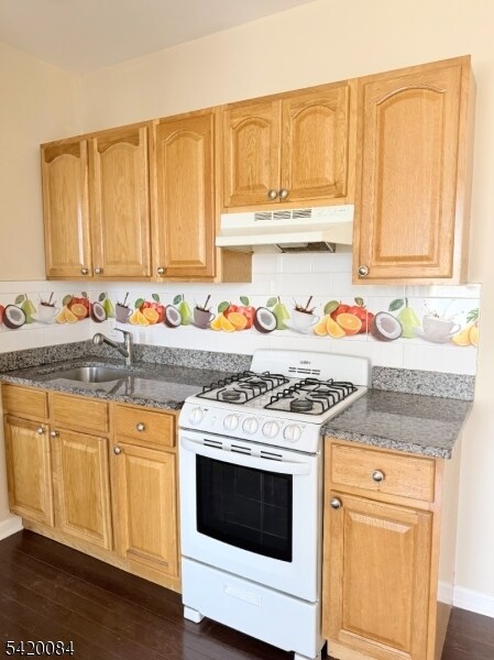 138 Elmora Ave in Elizabeth, NJ - Foto de edificio - Building Photo