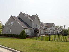 Walnut Creek Townhomes in High Point, NC - Foto de edificio - Building Photo