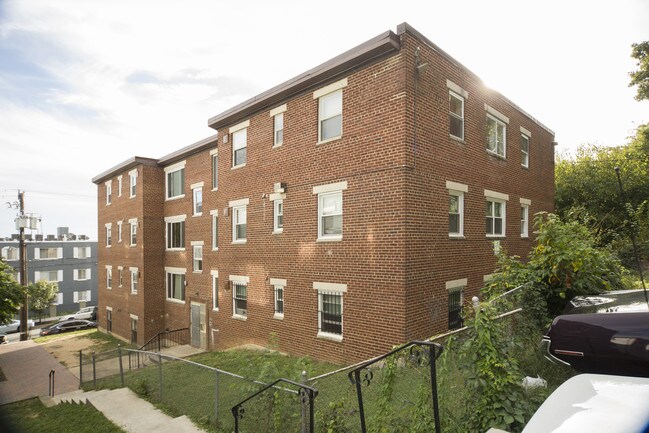 706 Brandywine St SE in Washington, DC - Building Photo - Building Photo