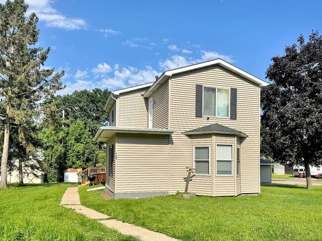 property at 465 3rd Ave