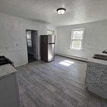 9 Woodland St in Vernon, CT - Building Photo - Building Photo
