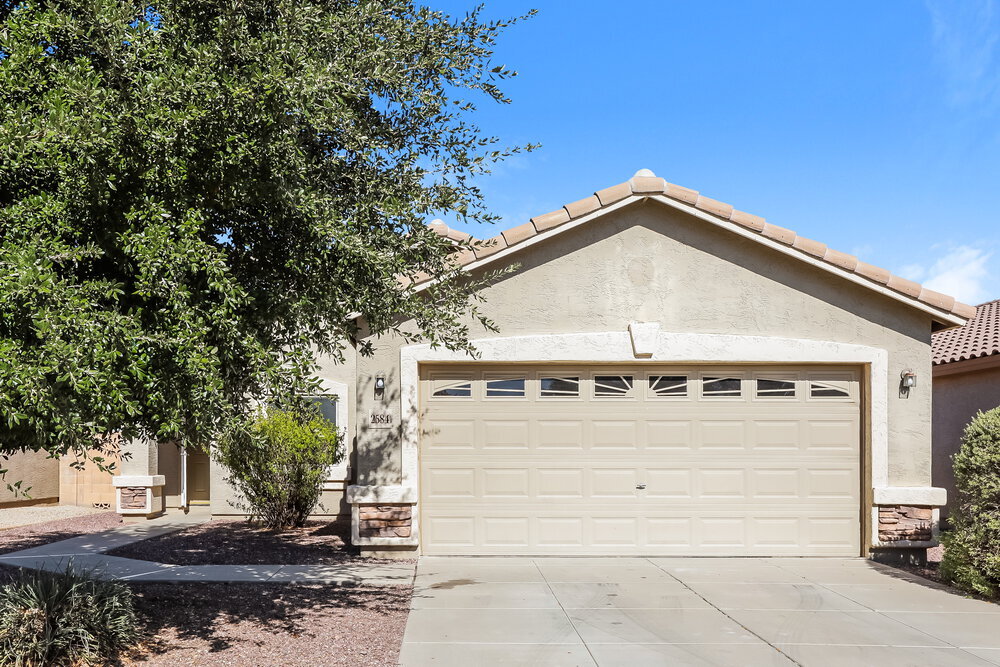 2584 E San Manuel Rd in San Tan Valley, AZ - Foto de edificio