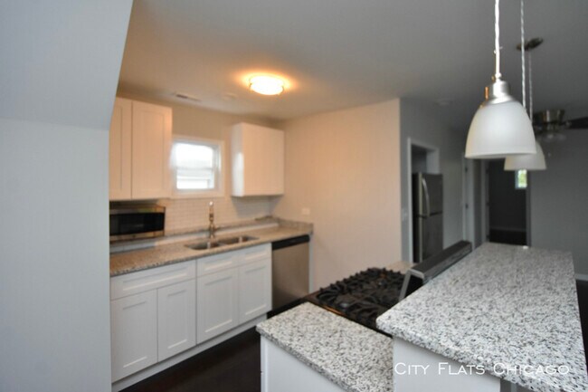 2652 W 23rd Pl-Unit -Unit 4 in Chicago, IL - Foto de edificio - Building Photo