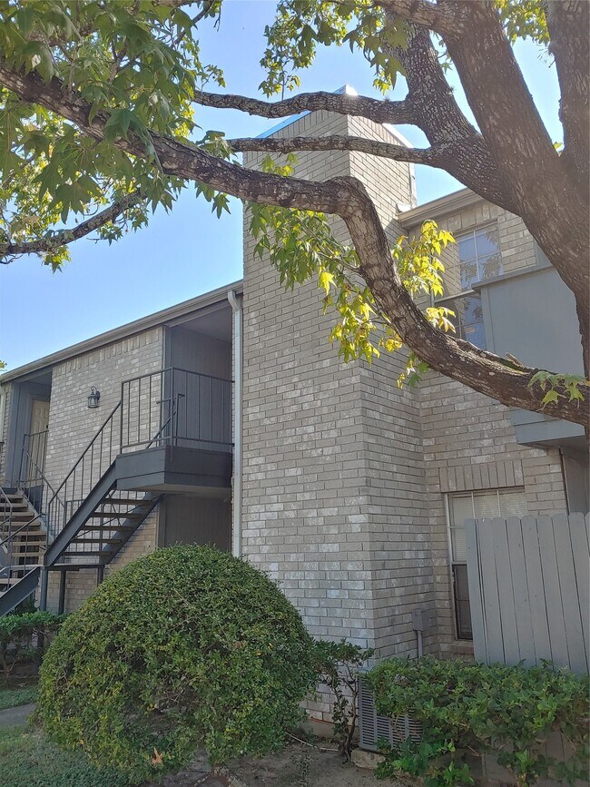 property at 9700 Leawood Blvd