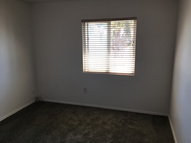 102 Parnassus Cir in Oceanside, CA - Building Photo - Building Photo