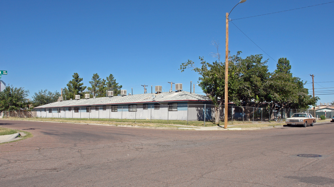 4513 Arlen Ave in El Paso, TX - Foto de edificio