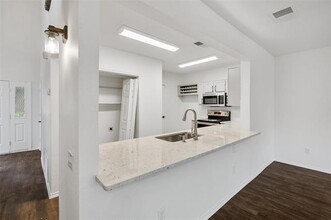 1608 Creek Bank Ln in Arlington, TX - Building Photo - Building Photo