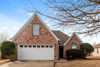 5863 Stafford Dr in Southaven, MS - Foto de edificio - Building Photo