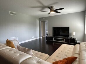 516 Shady Pine Way in Greenacres, FL - Building Photo - Building Photo