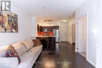 35-135 Hayden St in Toronto, ON - Building Photo - Building Photo