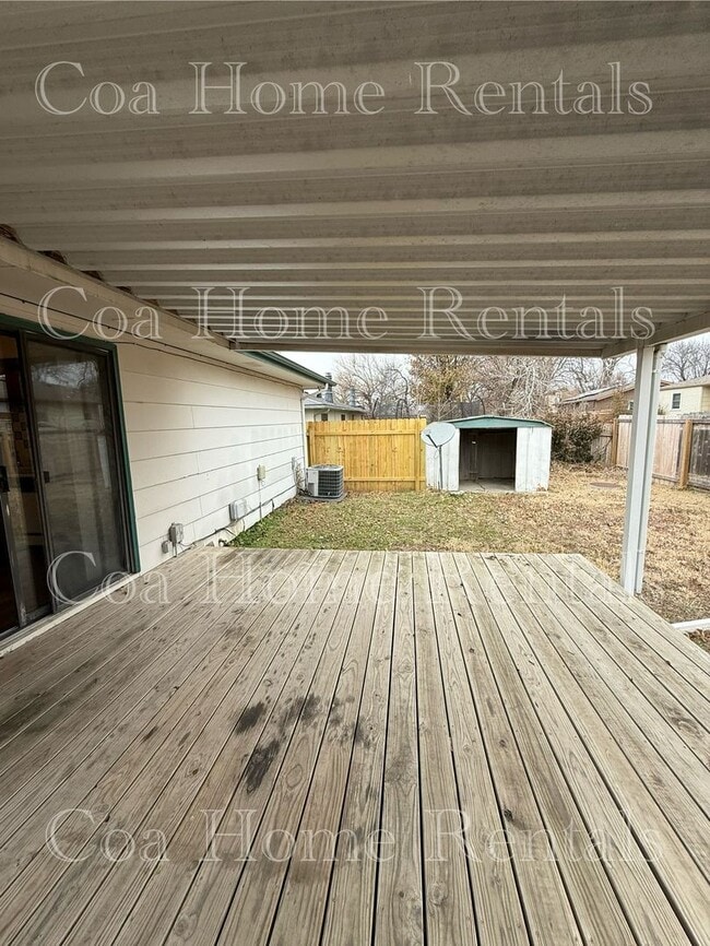 8320 E Cherry Creek Dr in Wichita, KS - Building Photo - Building Photo