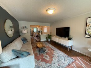 429 Goodrich Ave in St. Paul, MN - Building Photo - Building Photo