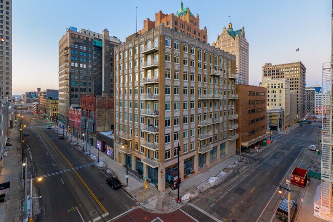 741 N Milwaukee St