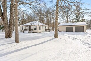 2902 Shreeve St in Midland, MI - Building Photo